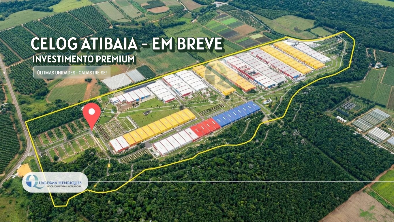 Vista aérea do complexo CELOG Atibaia com fileiras de galpões modulares e área vegetada no entorno